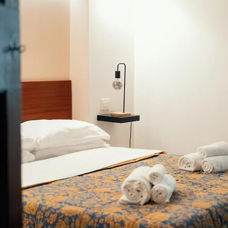 Majorelle Comfy Roma